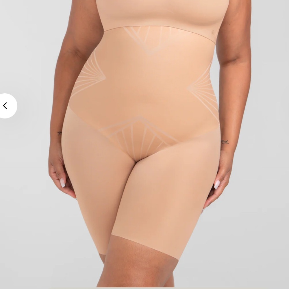 50% OFF - Honeylove ShadowSculpt
High-Waist Shapewear Shorts in Sand Nude